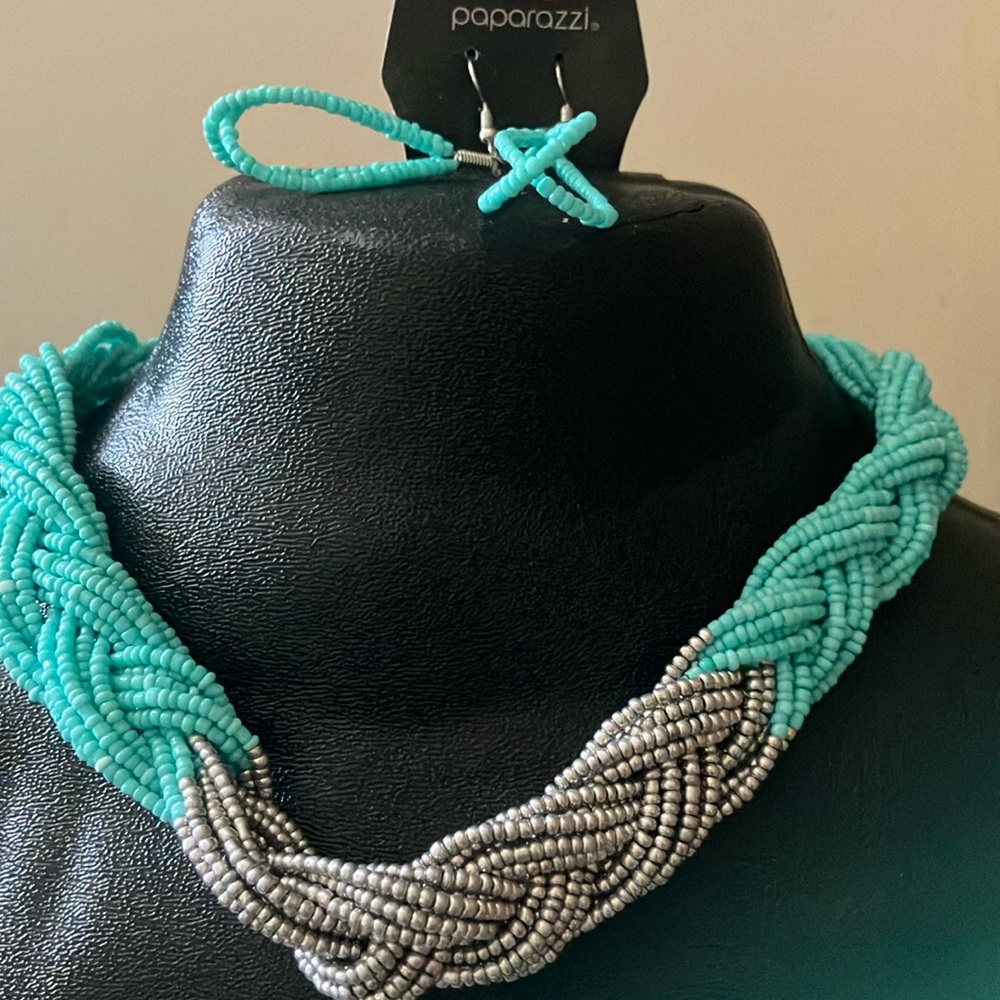 NWT Paparazzi Necklace and Earrings